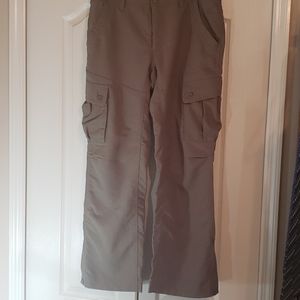 The North Face Women's Cargo Pants - Size 16 NWT